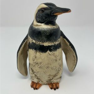 UCTCI POTTERY: Vintage Ceramic Penguin Figurine. Japan.